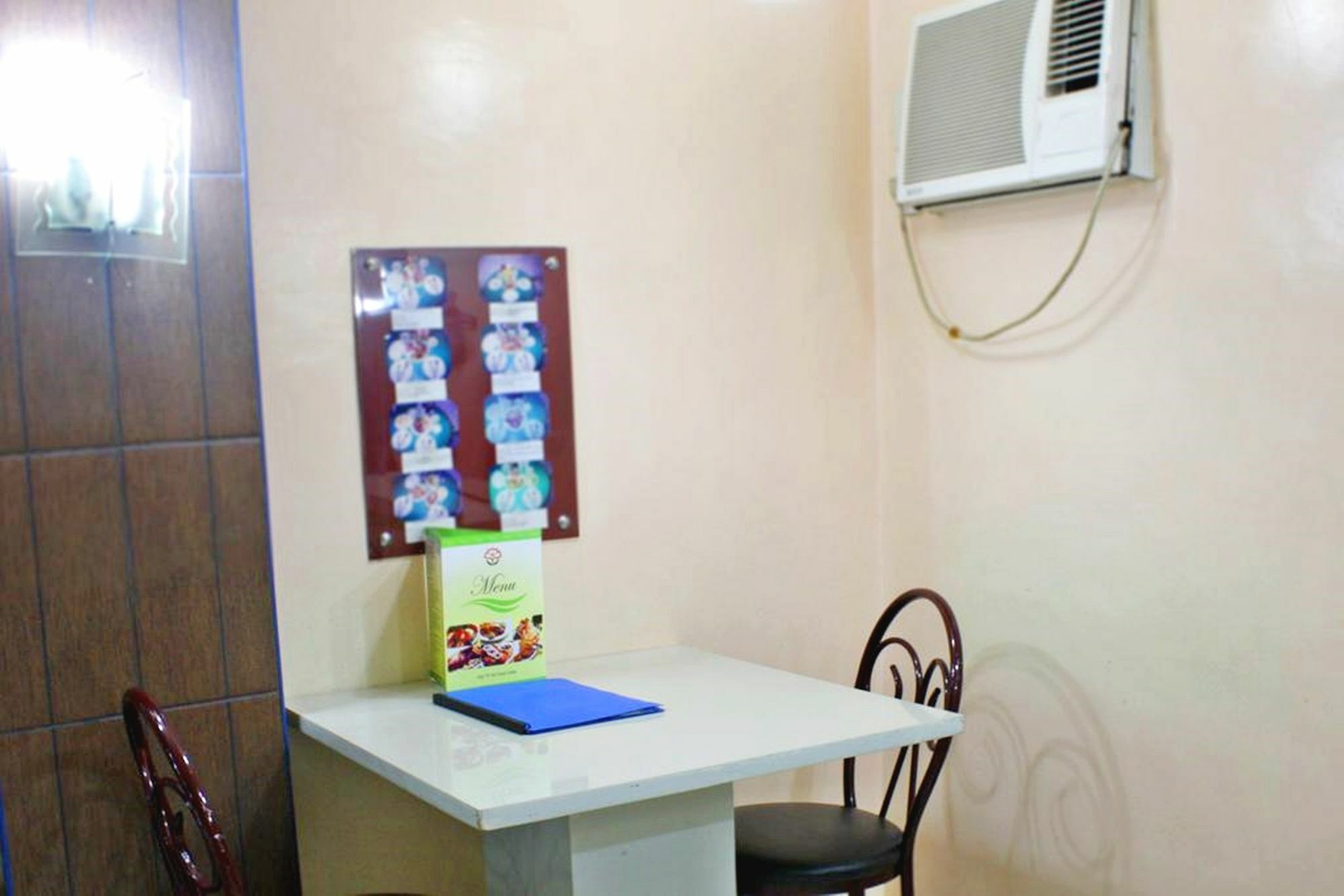 Mahal Kita Drive Inn Pasay Esterno foto